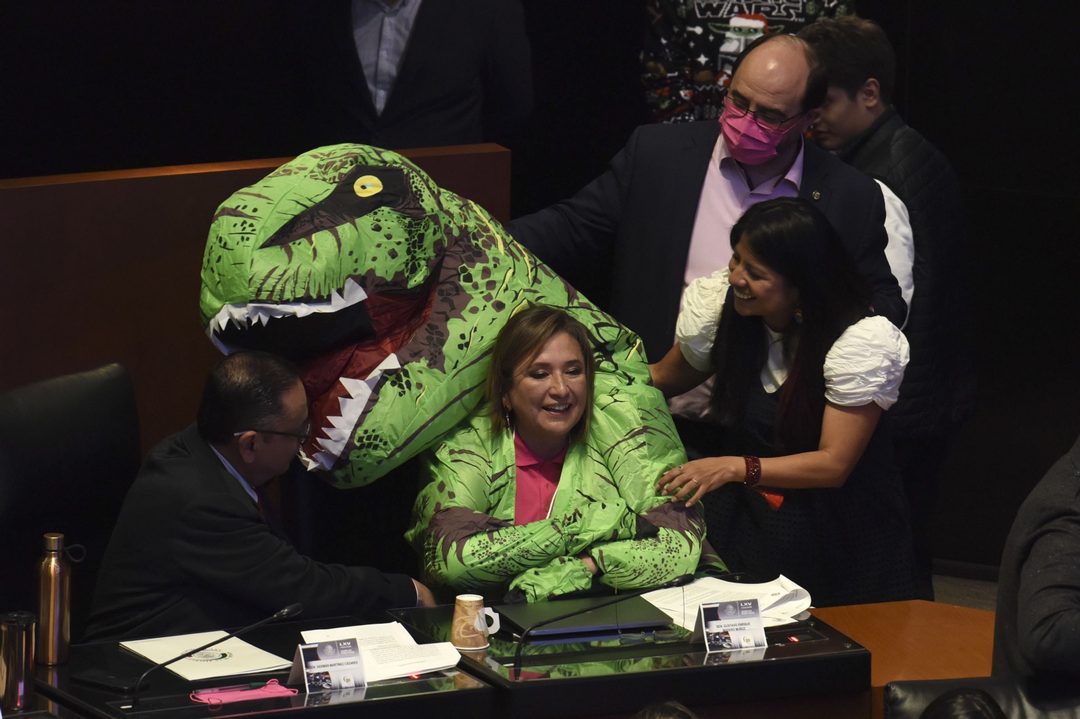 01_ab41e614fa07d83fca-221214-dinos-em-14
