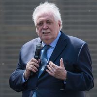 "La vacuna rusa podría no venir de Rusia", según Ginés González García