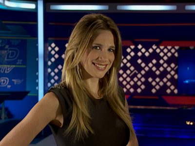 Junto a la ventana: Alina Moine regaló una producción de fotos increíble