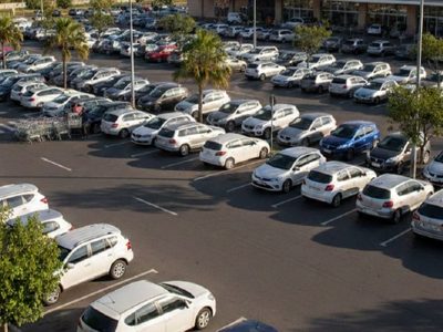 Makro deberá indemnizar a un cliente de Neuquén por un robo en su playa de estacionamiento