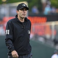 MLB despide al umpire Pat Hoberg por compartir cuentas de apuestas con amigo que apostó en béisbol