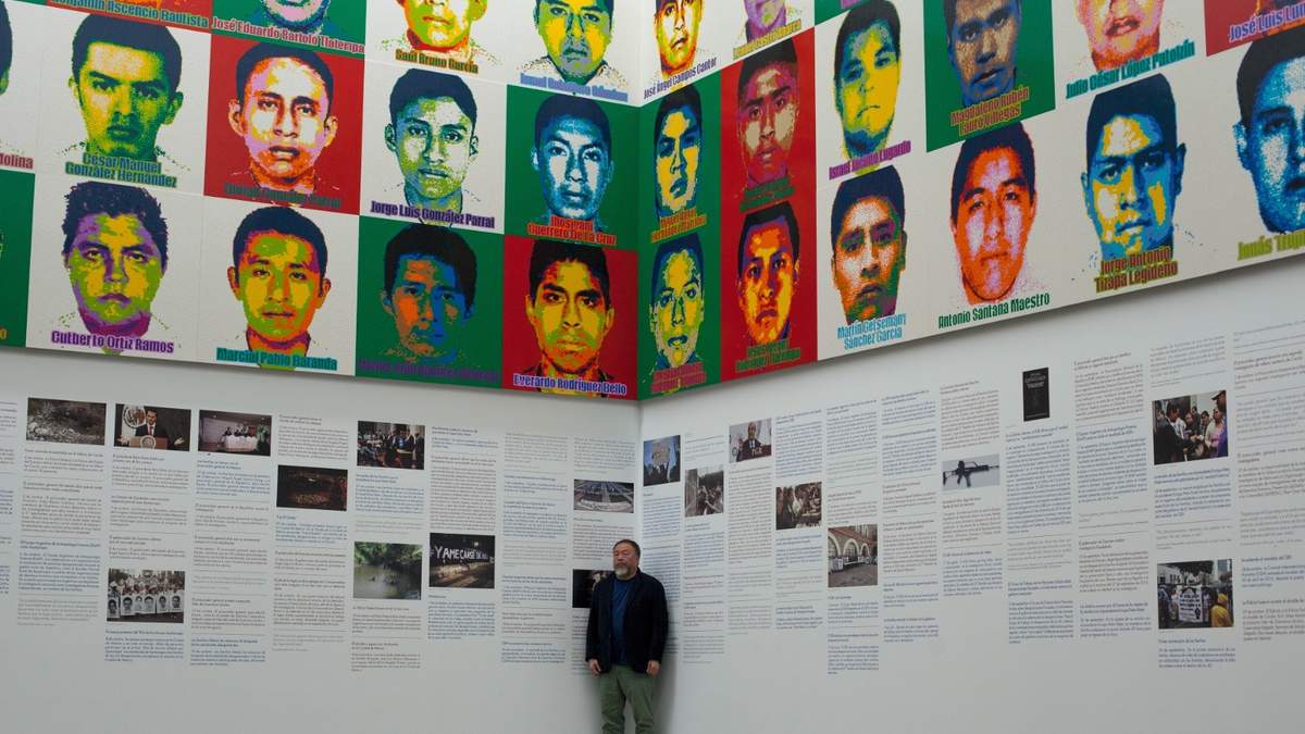 Ai Weiwei expuso en el Museo Universitario de Arte Contemporáneo su más reciente trabajo "Restablecer Memorias", en el que incluye una pieza sobre los 43 estudiantes.
