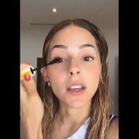 Mariana Rodríguez acepta derrota mientras se maquilla
