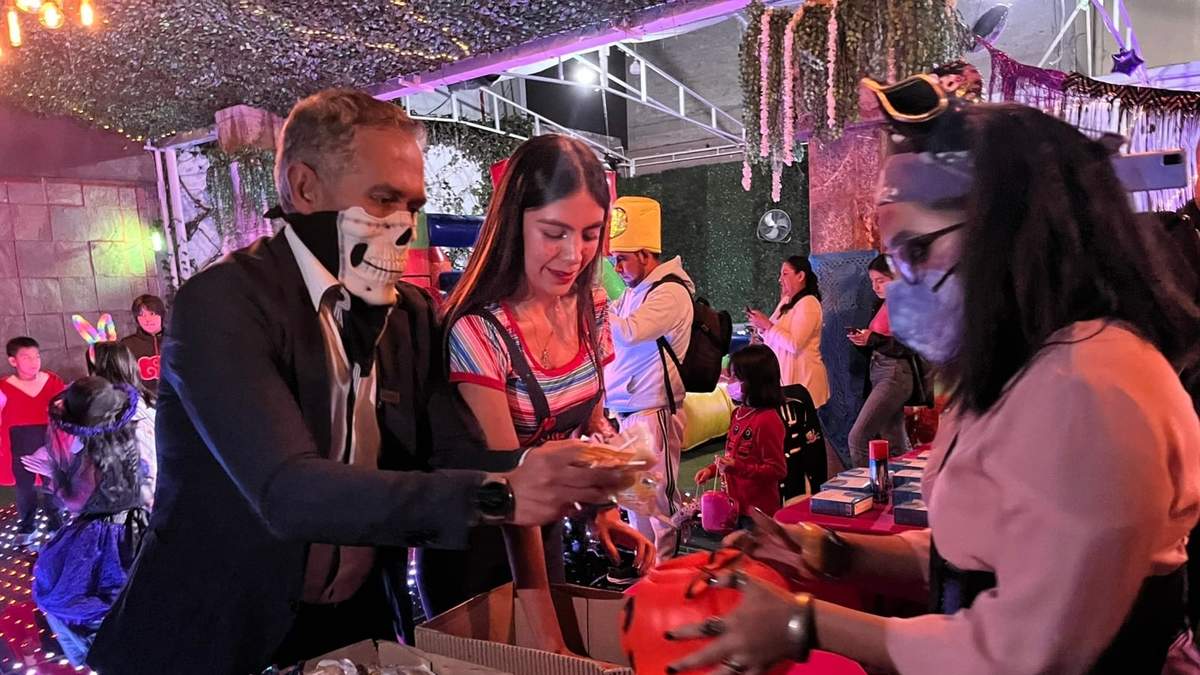 Miguel Ángel Mancera en una fiesta de disfraces