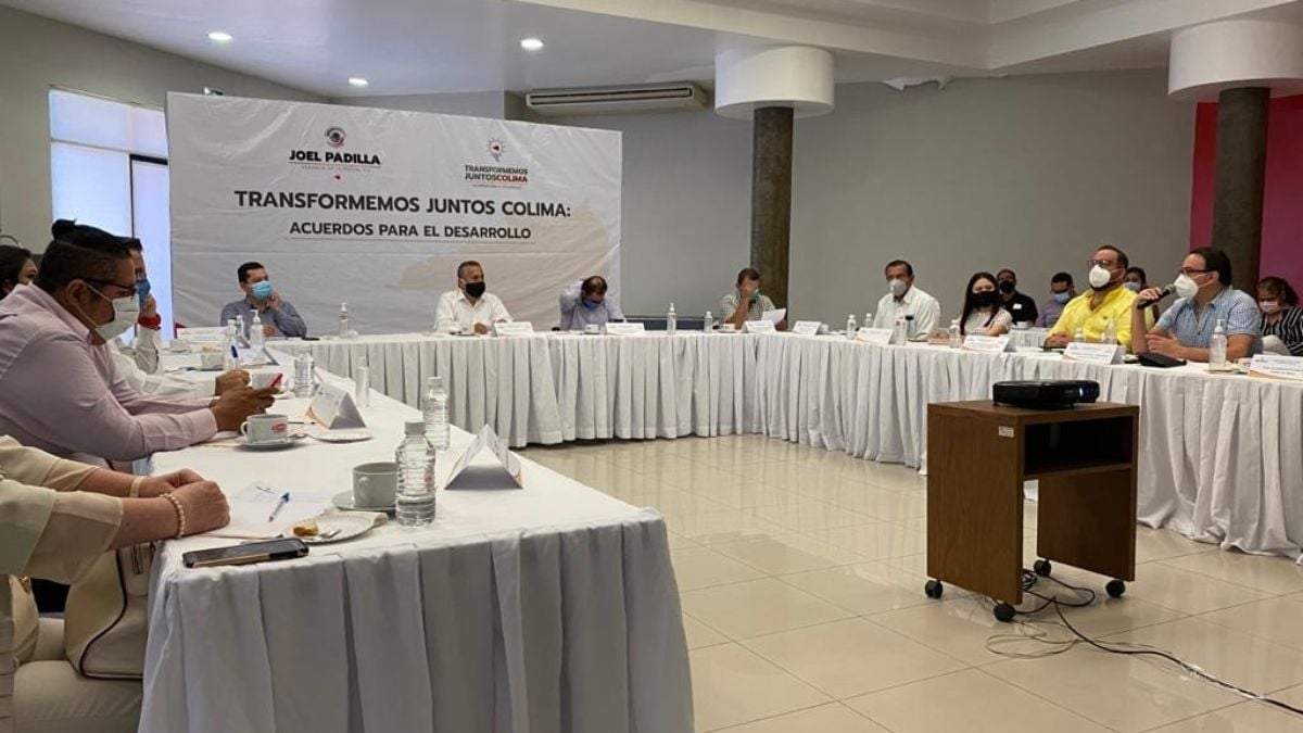 El foro “Transformemos juntos Colima. Acuerdos para el desarrollo”.