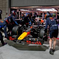Russell logra la pole en Las Vegas y Verstappen supera a Norris en la lucha por el campeonato