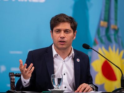 Axel Kicillof continúa con su campaña electoral con reuniones con intendentes bonaerenses