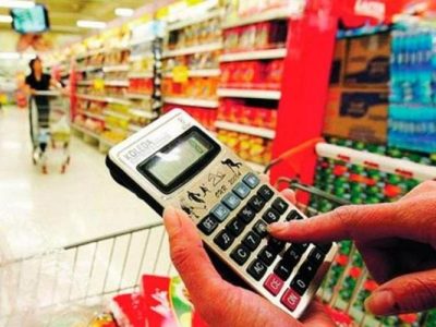 La inflación llegó al 12,4% en agosto, superó el récord de 1991 y suma más de 120% en el último año