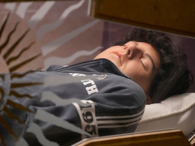 Multitudes católicas veneran al primer santo millennial, cuya ordinariez es su atractivo