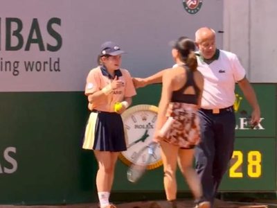 Roland Garros: descalifican a pareja de dobles por "Abuso de pelota" al golpear a una recogepelotas