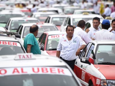 Uber anuncia entrada en Veracruz... pero gobierno lo niega y taxistas amenazan