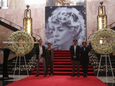 Con homenaje, despiden simbólicamente a Luisa Josefina Hernández en Bellas Artes