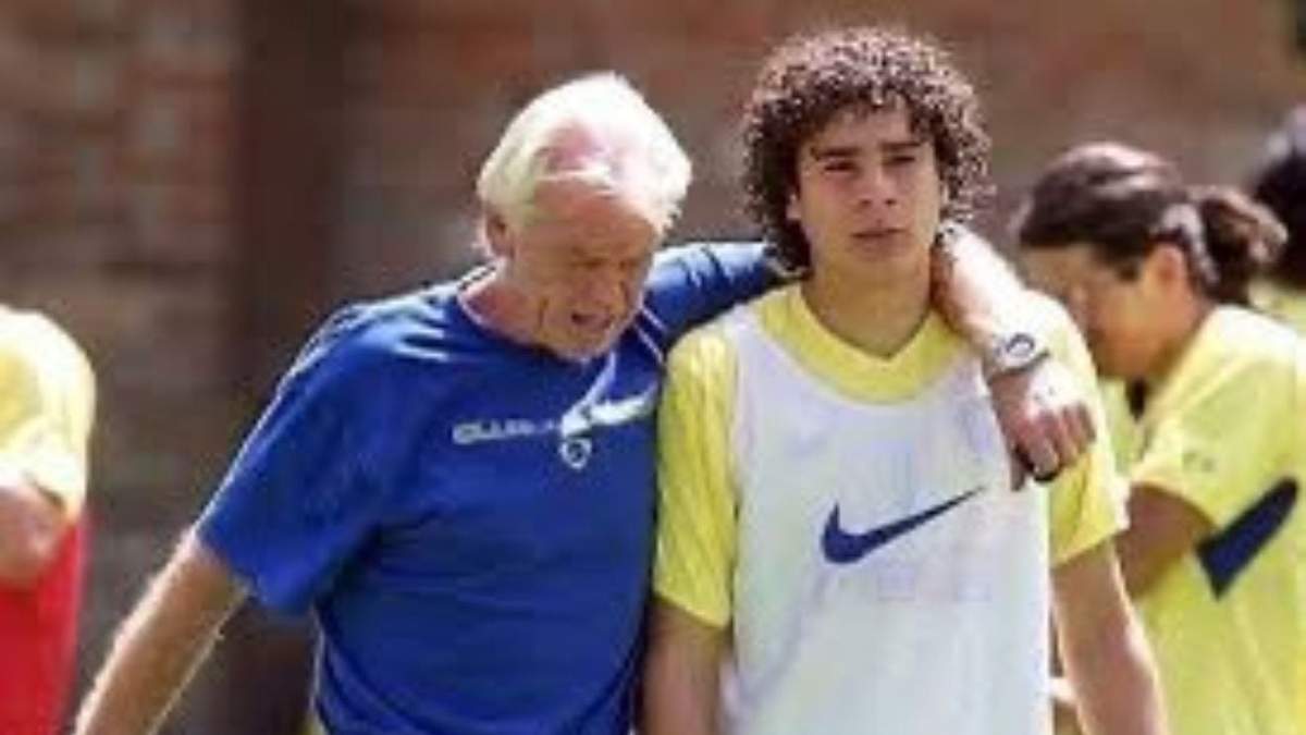 Leo Beenhakker y Guillermo Ochoa