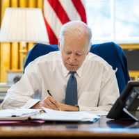 Líderes europeos y Biden abordan las "brutales tácticas" rusas en Ucrania en una llamada