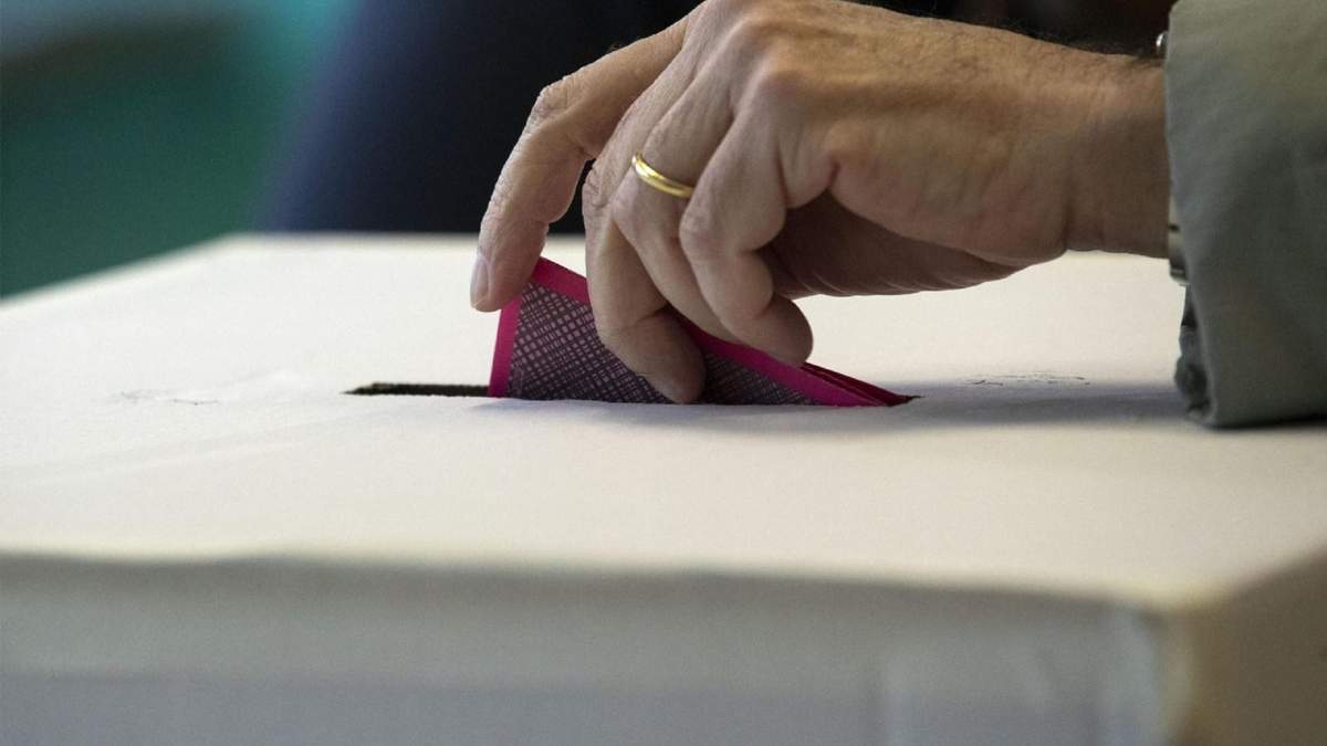 Los italianos emitieron sus votos entre ayer y hoy.  Fuente: (Twitter)