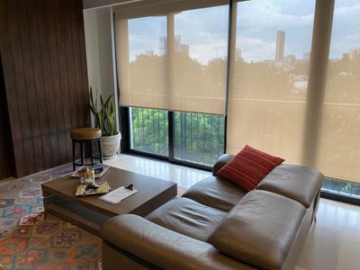 Este gesto simple antes de irte de viaje cambia la energía de tu casa, según experta en Feng Shui