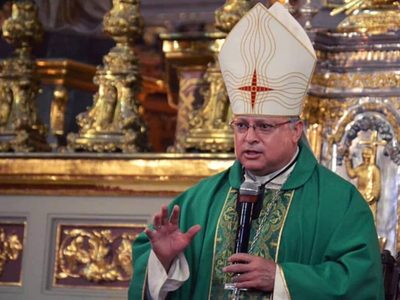 Obispo auxiliar de Morelia critica homosexualidad; Gobierno de Michoacán reprueba "discurso de odio"