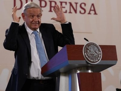Recuperarán su dinero quienes aún tienen pensiones bimestrales en un banco comercial: AMLO
