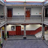 A una casona de Tacuba, los bienes de Octavio Paz; su archivo, quizás a El Colegio Nacional