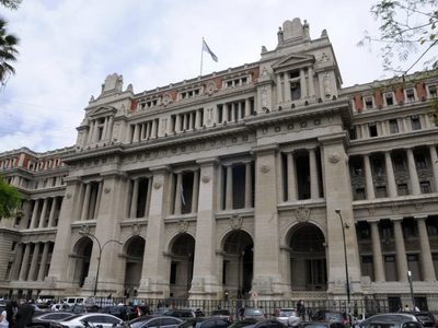 Más jueces presentan su renuncia para no quedarse sin su jubilación de privilegio