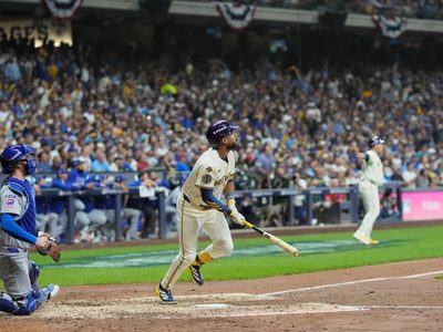 Poder ofensivo y el bullpen encabezado por Misiorowski dan a Cerveceros triunfo 7-3 sobre Cachorros