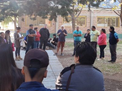 Tomaron la EPET 26 y suspendieron las clases: padres de alumnos exigen soluciones al Gobierno