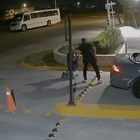 Sujeto da golpiza a guardia de seguridad de 72 años en Saltillo; ya fue detenido (Video)