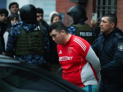 La Policía detuvo a varias personas que estaban cerca del estadio de Independiente y creen que pueden ser hinchas de la U de Chile