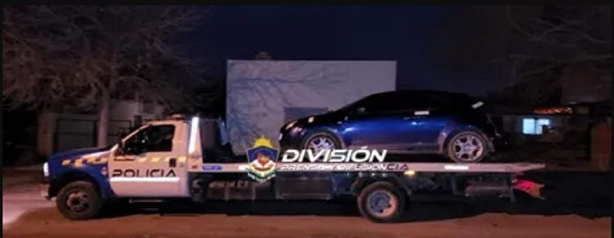 Auto secuestrado. Fuente: (Policía Neuquén).