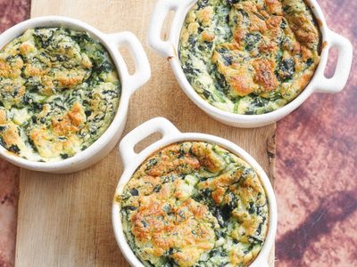 Souflé de espinacas, la receta más facil de todas para salir del paso con la elegancia de un chef
