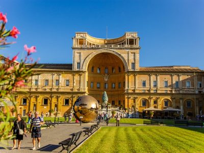 El Vaticano vuelve a recibir al turismo en sus históricos museos