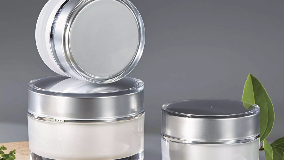Envases de crema. Fuente: (Instagram)