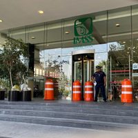 Sheinbaum: antes de fin de año se pagarán adeudos a trabajadores transferidos a IMSS-Bienestar