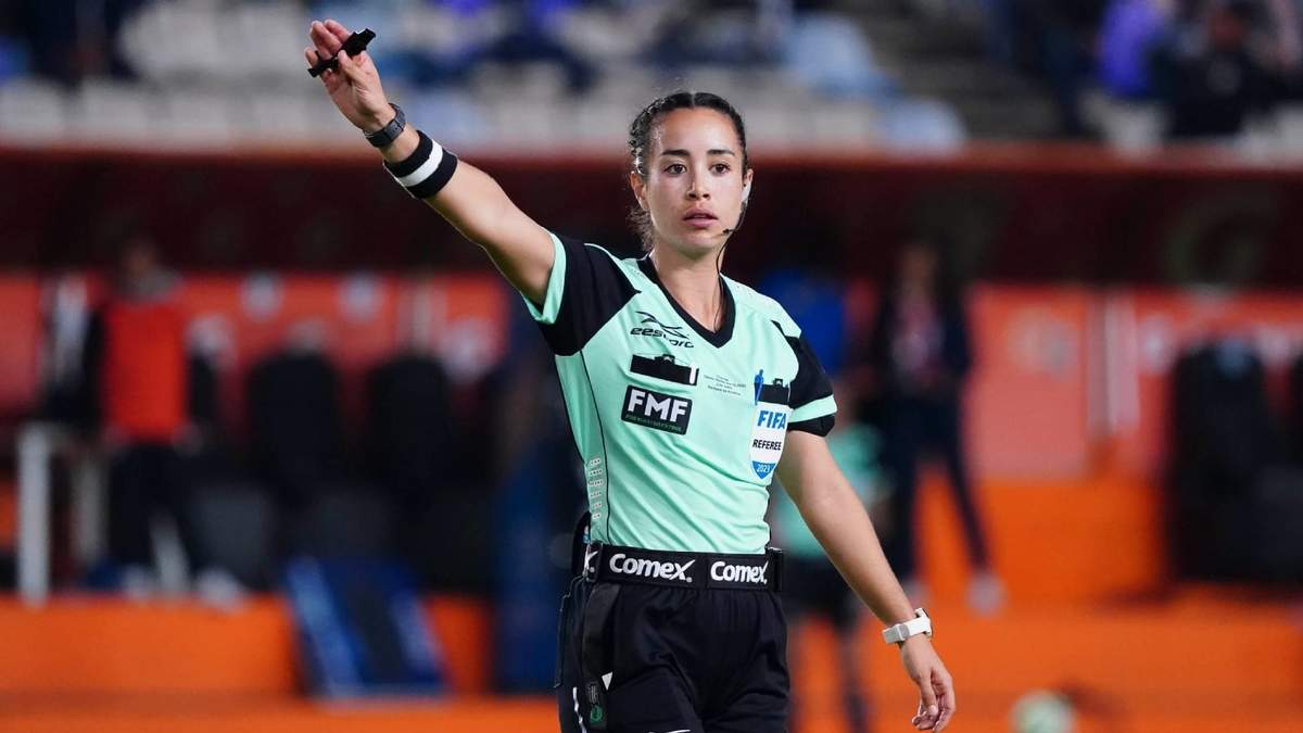 La árbitra Katia Itzel García Mendoza