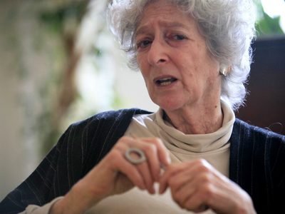 Muere Lore Segal, la escritora de "En casas ajenas", que huyó de los nazis