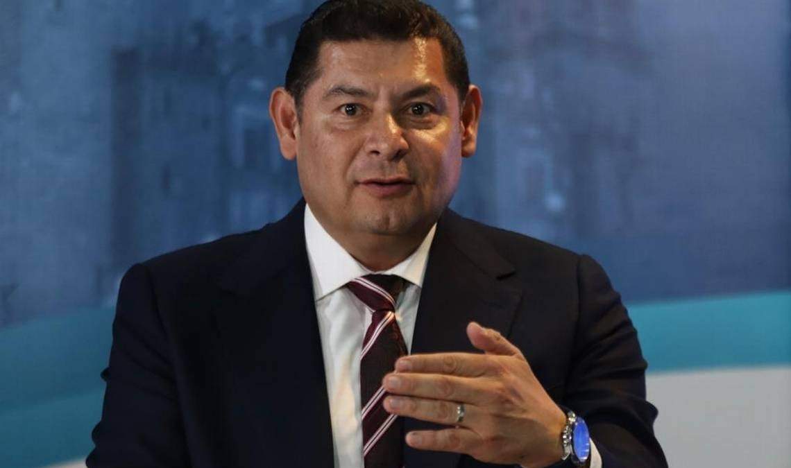 Reportero denuncia despido tras advertencia de integrante del equipo de Alejandro Armenta