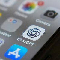 OpenAI y Meta trabajan en mejorar chatbots para ayudar a adolescentes en crisis