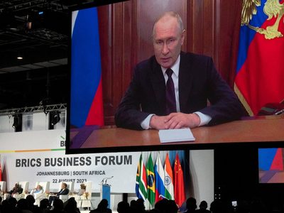 Putin critica sanciones contra Rusia durante discurso en la cumbre de los BRICS