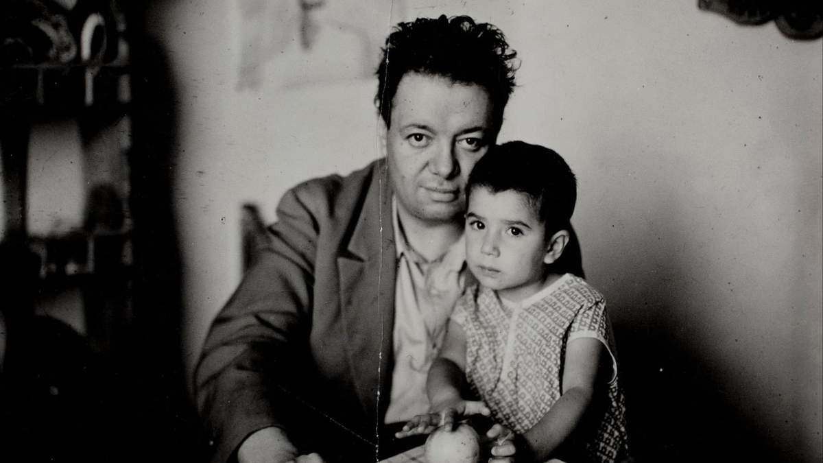 Diego Rivera junto a su hija, Guadalupe