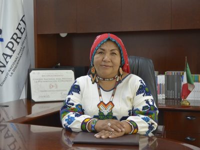 Ella es la wixárika Claudia Morales Reza, primera mujer indígena en encabezar el Conapred