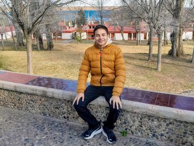 Un adolescente y la conmovedora búsqueda de su tío abuelo