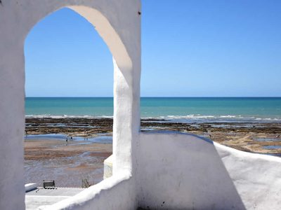 Las Grutas sorprende con un original atractivo: allí instalaron una cava submarina de vinos