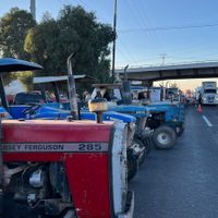 Continúa caos en Guanajuato por más de 30 horas de bloqueos de productores agrícolas