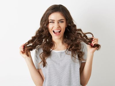 2 mascarillas infalibles para hidratar tu cabello rizado y decirle adiós al frizz