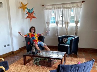 Luisito Comunica compra casa frente al mar en Venezuela y desata controversia