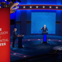 Aún contagiado de covid-19, Trump se aferra a debatir con Biden en persona