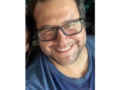 José Ramón López, hijo de AMLO, molesto por publicación de extracto del libro “La casa gris”
