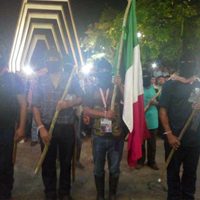 Gobernador de Chiapas da Grito en sede alterna; EZLN se adelanta a alcalde y lo da en Palenque