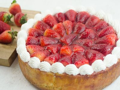 Tarta de queso y frutillas: queda tan rica como las de la panadería y es fácil de hacer en casa