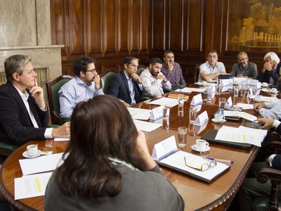Energía: convocan a instituciones para desarrollar al sector hidrocarburífero